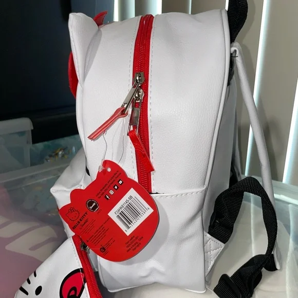 Hello Kitty White and Red Backpack with Iconic Design - Picture 8 of 11